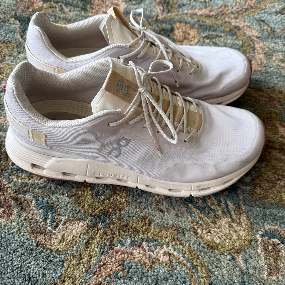 On Cloud Running Men's Cloudtec Lightweight Sneakers in White and Tan